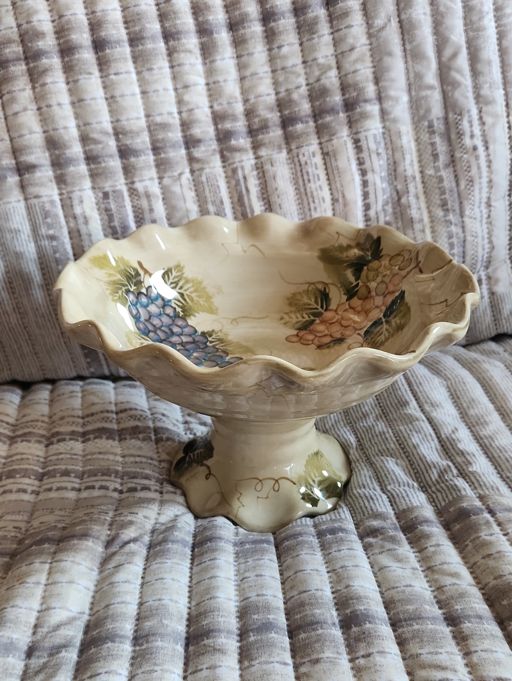 Tabletops Unlimited "Cabernet" Hand Painted Ceramic Fruit Bowl / Pedestal